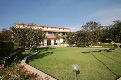 velan Hotel Greenfields